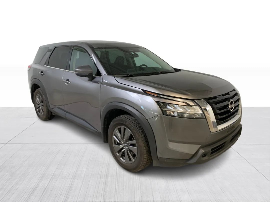 2022 Nissan Pathfinder S, photo 1