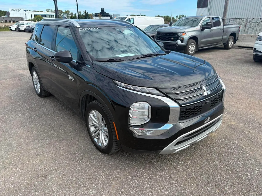 2024 Mitsubishi Outlander Plug-In Hybrid LE, photo 1