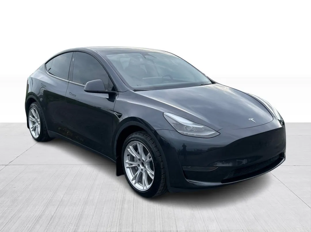 2024 Tesla Model Y, photo 1