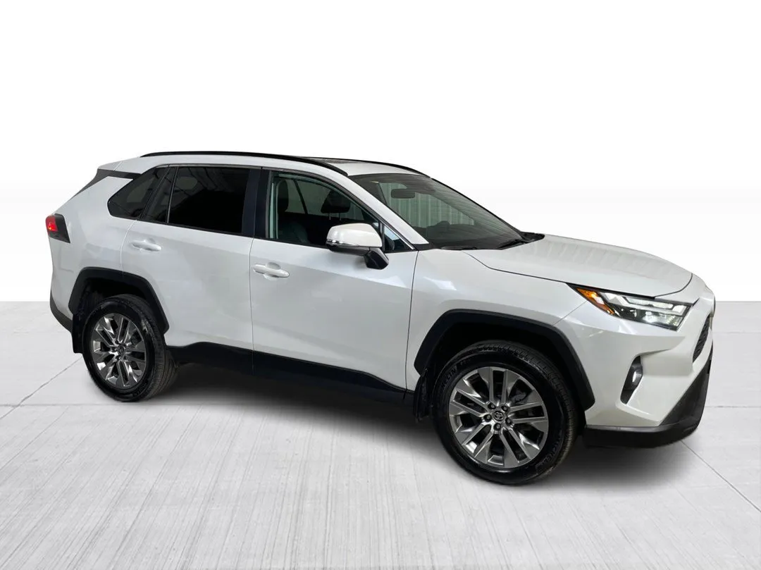 2025 Toyota RAV4 XLE AWD, photo 1