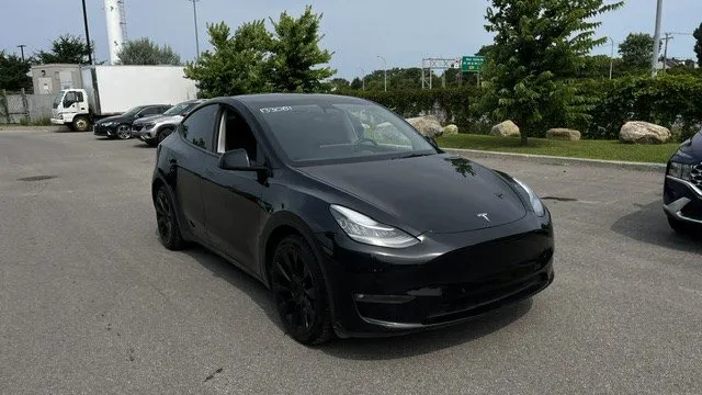 2022 Tesla Model Y Long Range AWD, photo 1